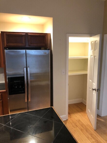 Building Photo - 1534 3rd Ave