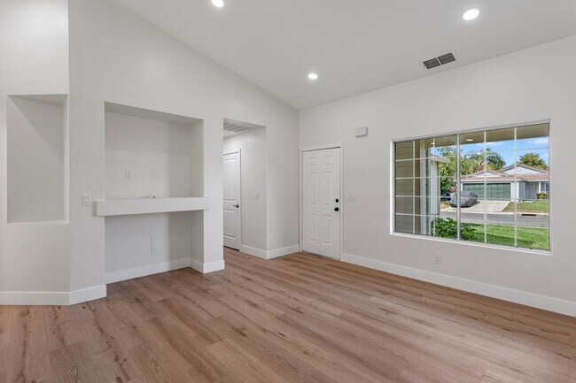 Building Photo - 5520 Muskingham Way