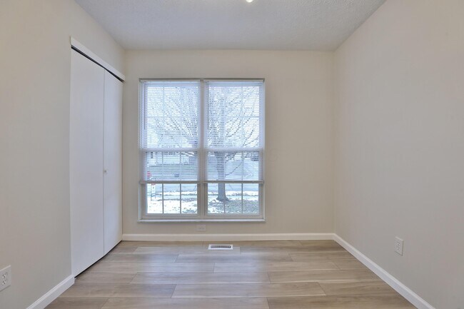 Building Photo - 989 Lavender Ln