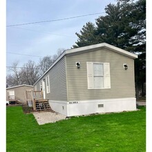 Building Photo - 1085 Spring Bay Rd