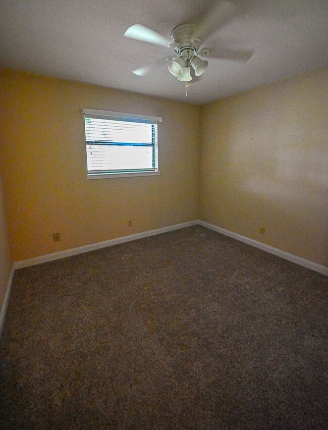 Building Photo - 412 Half Moon Way