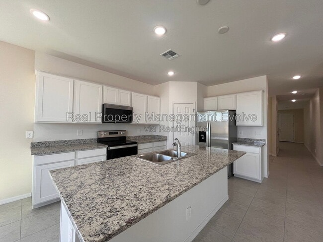 Building Photo - 4617 S 108th Ave
