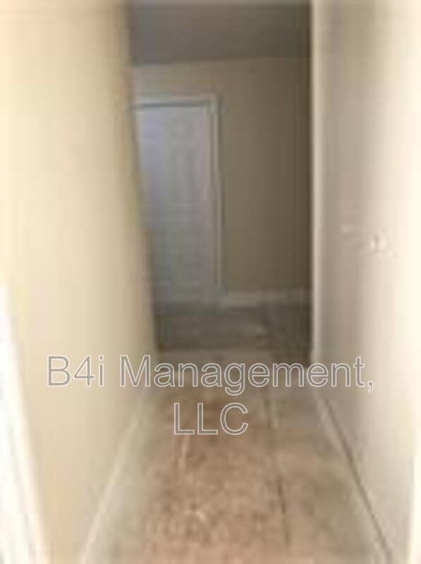 Building Photo - 1007 E Mcintosh Rd