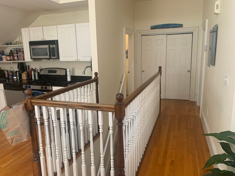 Building Photo - 31 Bowdoin St