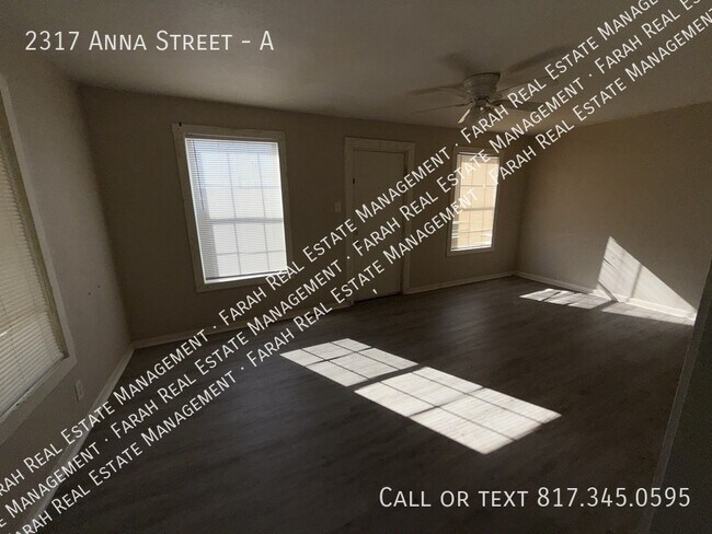Building Photo - 2317 Anna St