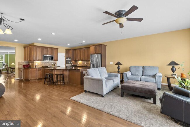 Building Photo - 43682 Chicacoon Creek Square