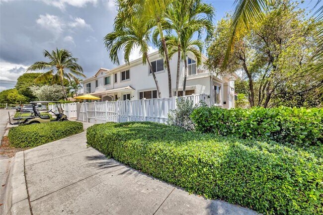 Building Photo - 4601 Bougainvilla Dr