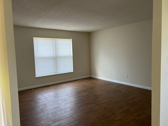 Building Photo - 4 bedroom rental home