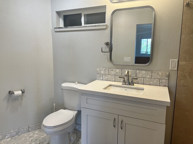 Building Photo - 904 Kupulau Dr