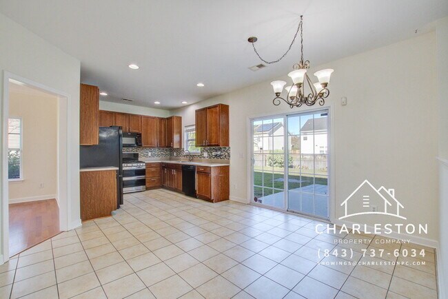 Building Photo - 156 Red Leaf Blvd