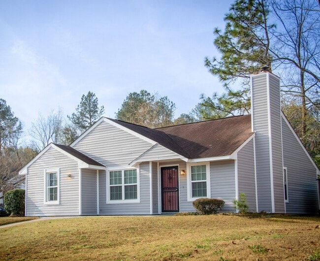Building Photo - 2801 Ridgecrest Dr