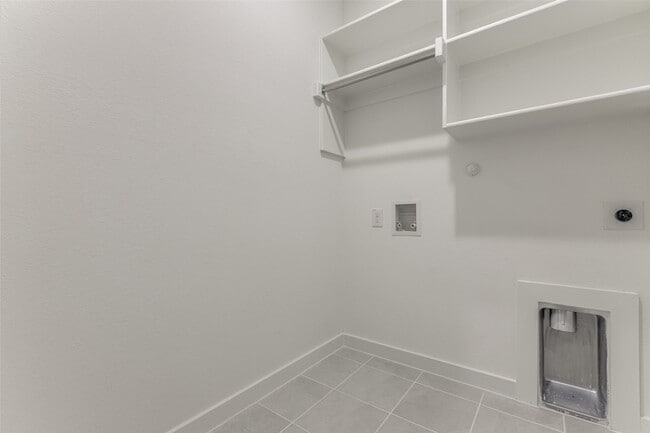 Building Photo - 4908 Pebblewood Dr