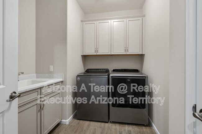 Building Photo - 14224 N Silverleaf Ln