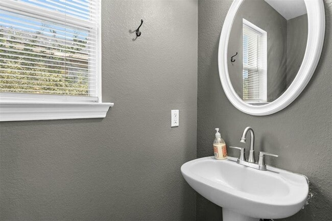Building Photo - 203 Pheasant Trail