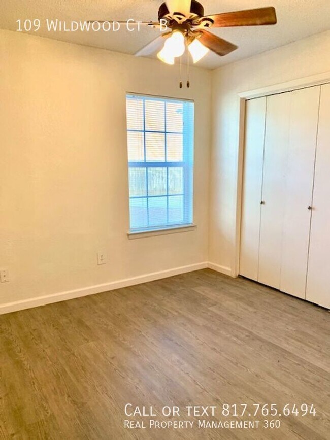 Building Photo - Close to downtown Grapevine