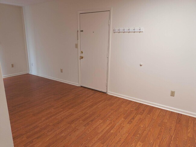 Building Photo - 313 Leasburg Rd