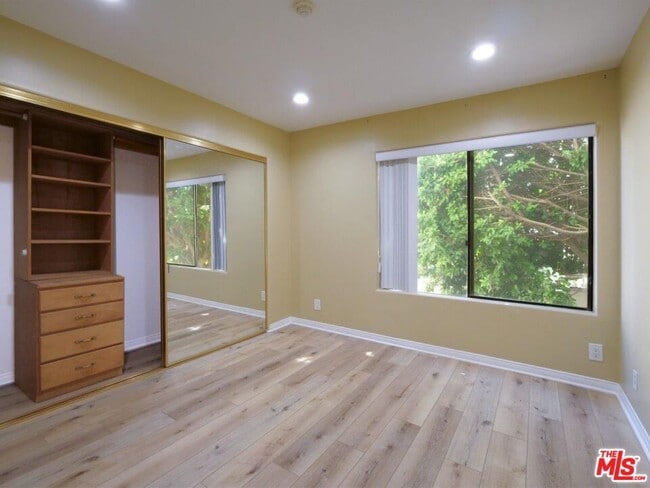 Building Photo - 515 N Gertruda Ave