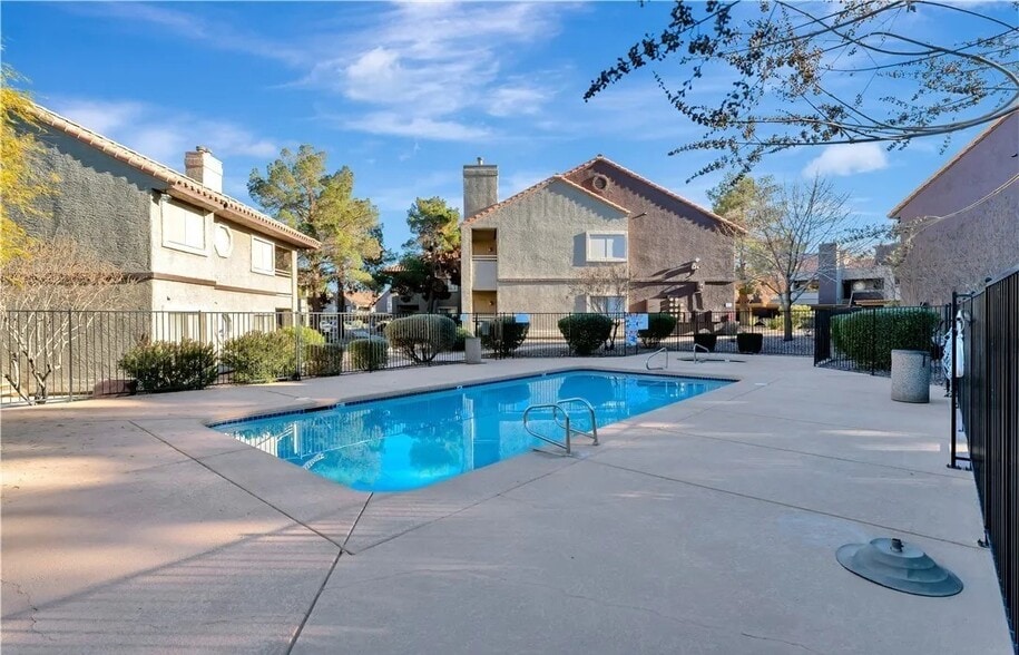 Building Photo - 5076 S Rainbow Blvd