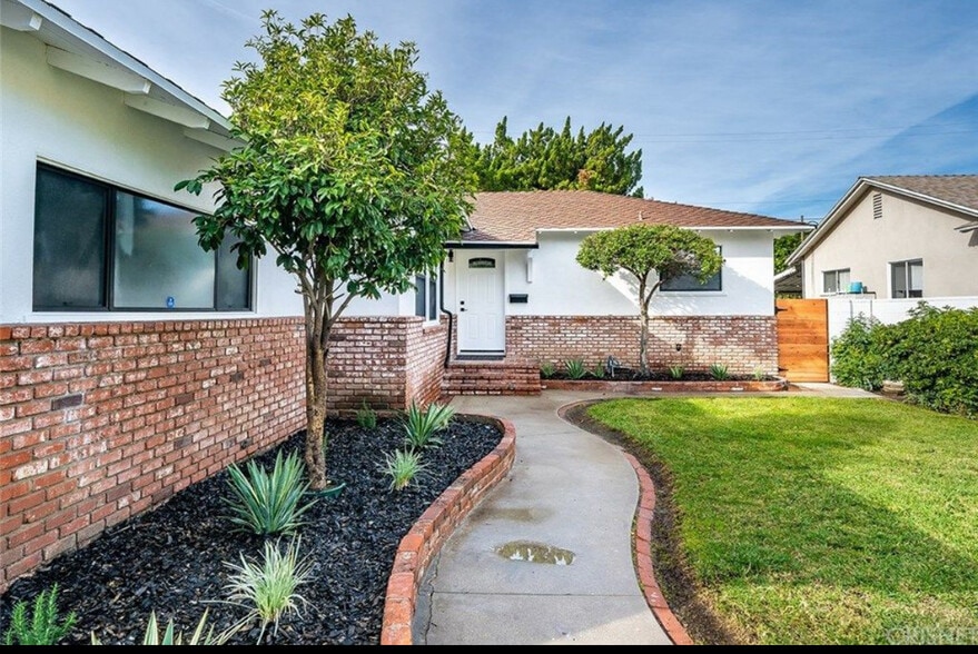 Primary Photo - 5363 Garden Grove Ave