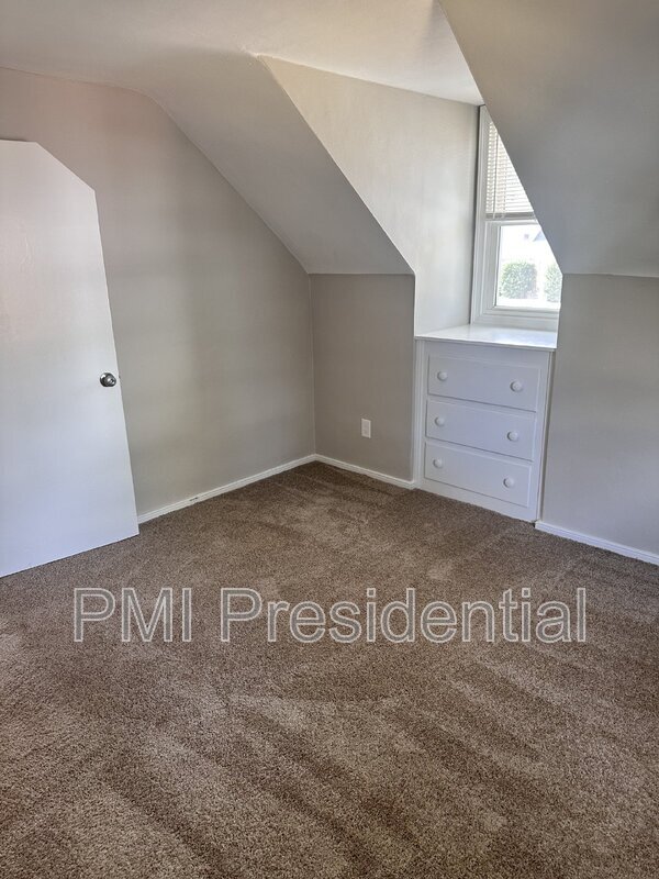 Building Photo - 1507 Foster Rd