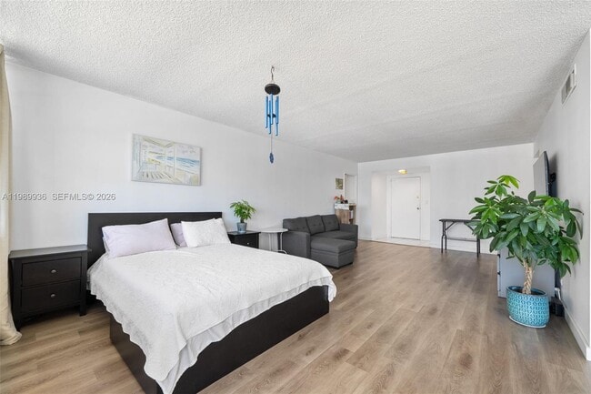 Building Photo - 250 174th St