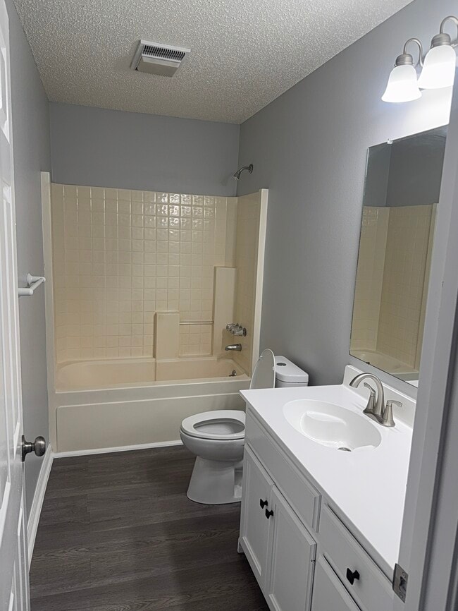 Building Photo - 16 Cypress Dr