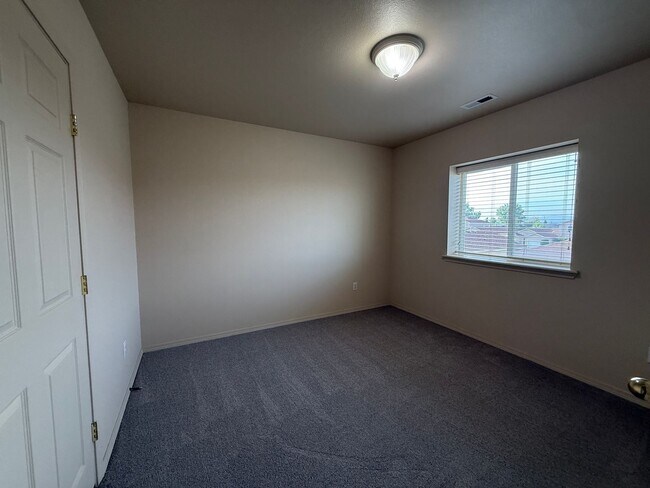 Building Photo - 9904 Mia Ln