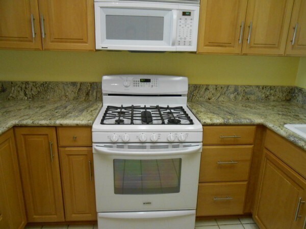 Building Photo - Beautiful remodeled 1 Bed one Bath in  Nor...