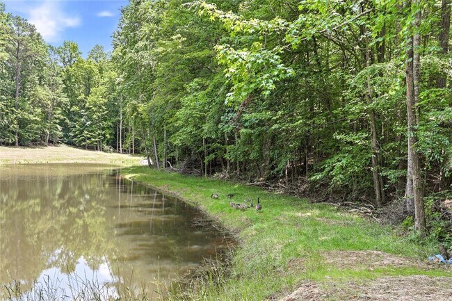 Building Photo - 3735 Smithtown Rd