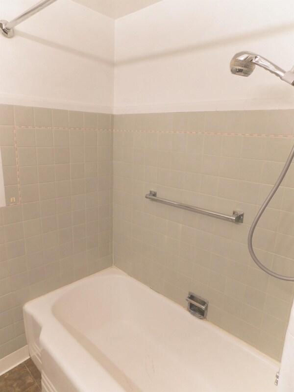 Building Photo - 1507 S 700 E