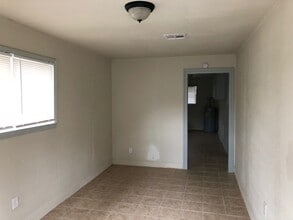 Building Photo - 3345 Linn St