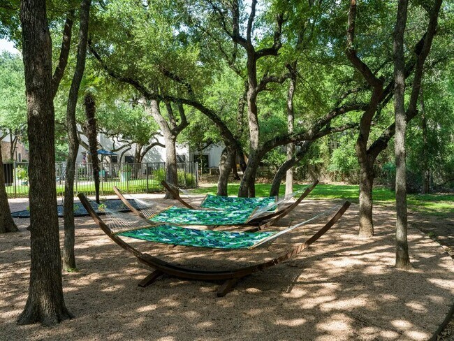 Building Photo - 6607 Brodie Ln