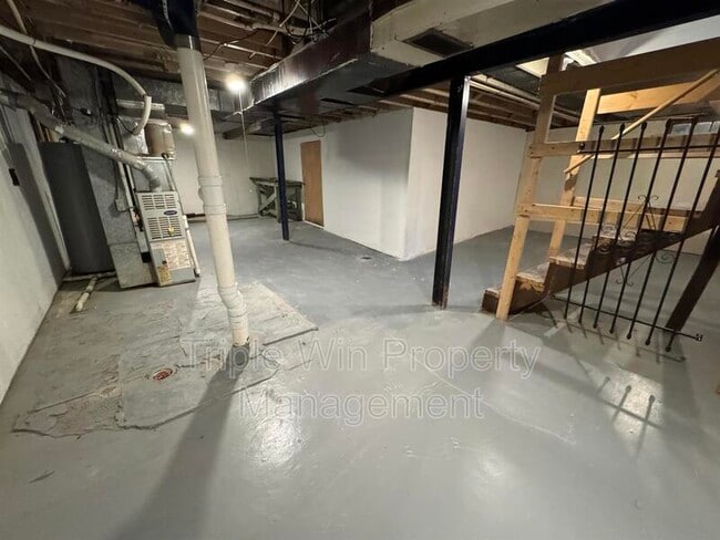 Building Photo - 6400 Myron Ave