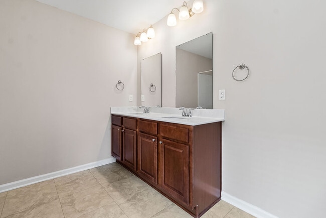 Building Photo - Mountain Ash home