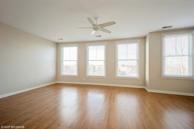 Building Photo - 2032 Valor Ct