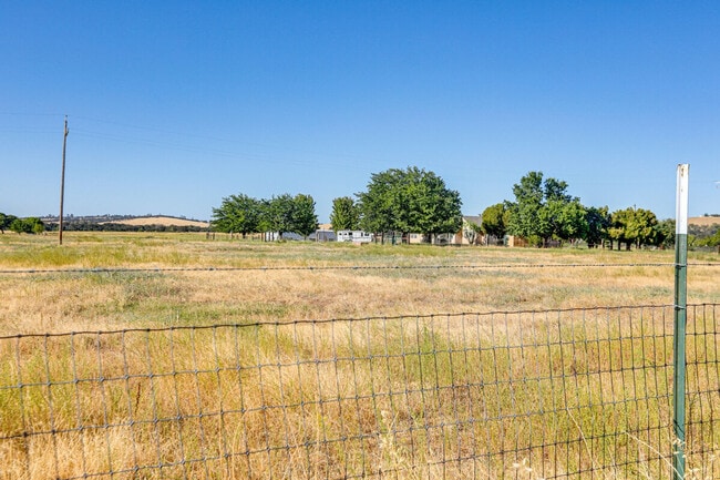 Building Photo - 6600 Thousand Oaks Dr