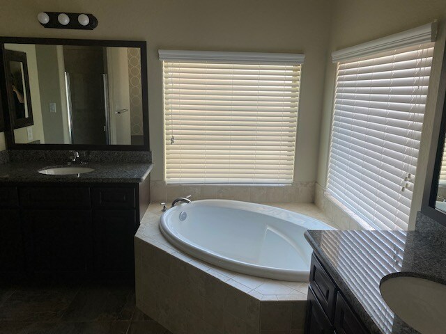 Building Photo - 4182 S Sunflower Dr