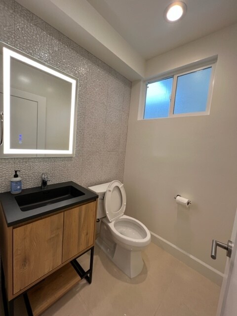 Building Photo - 638 Sycamore Dr