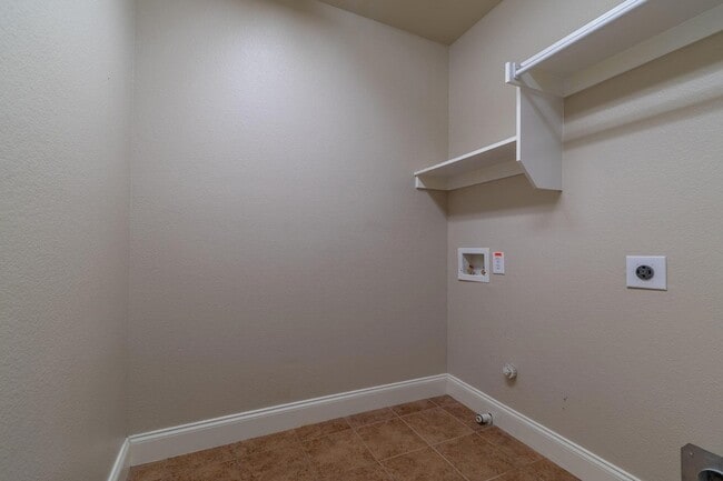Building Photo - 2731 Olympic Park Dr