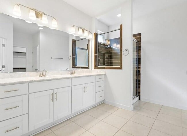 Building Photo - 121 San Domenico Cv