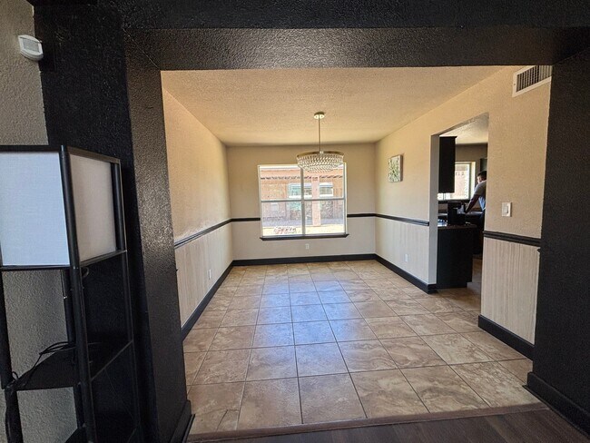 Building Photo - 2921 Pino Seco Pl
