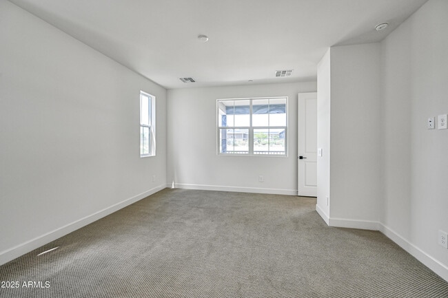 Building Photo - 11300 N Casa Dega Dr