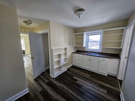 Building Photo - 19 Negus St