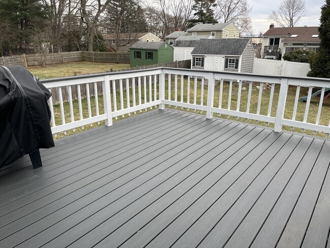 Building Photo - 60 Greenleaf Cir