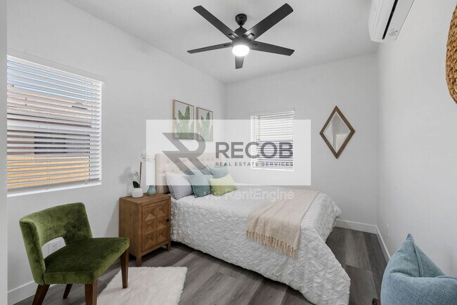 Building Photo - 1638 Elm Ave