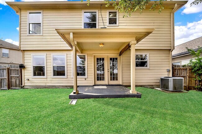 Building Photo - 120 Rhew Pl