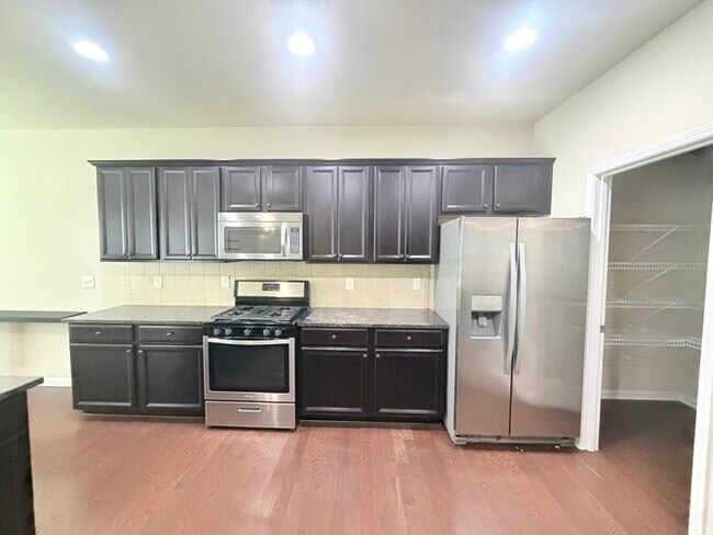 Building Photo - 5230 Brierstone Dr