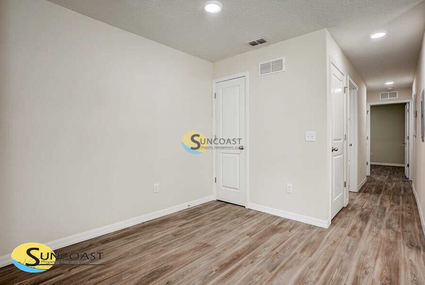 Building Photo - 11479 Oakfield Ct