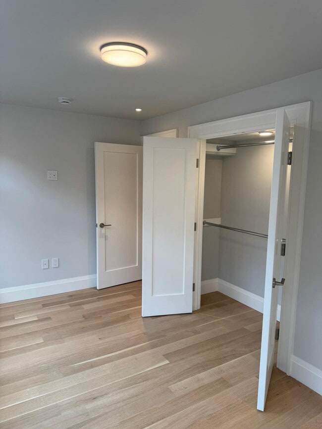 Building Photo - 625 Court St