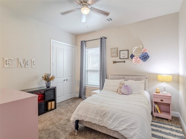 Building Photo - 10923 Texas Rose Dr